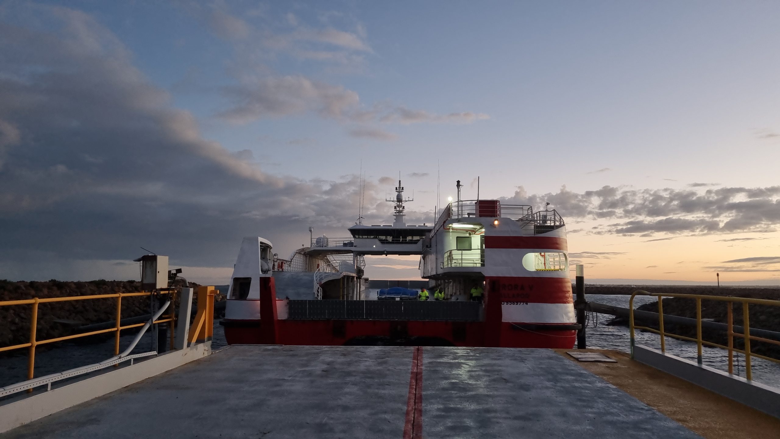 Aurora V entering the Wallaroo Terminal